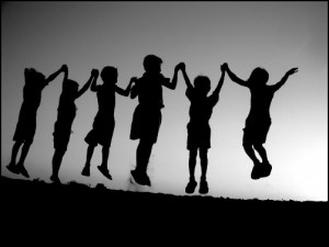 friendship-childhood-1024x769